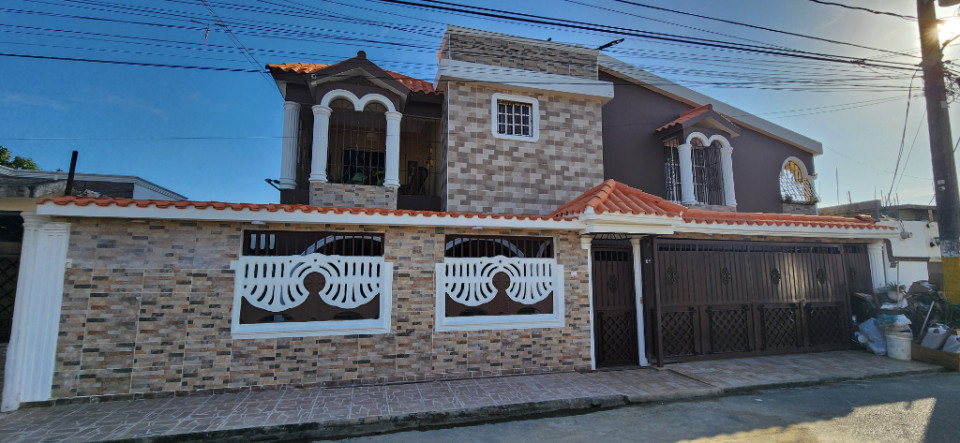 casas - CASA EN VENTA PRADO ORIENTAL CON JACUZZI 0