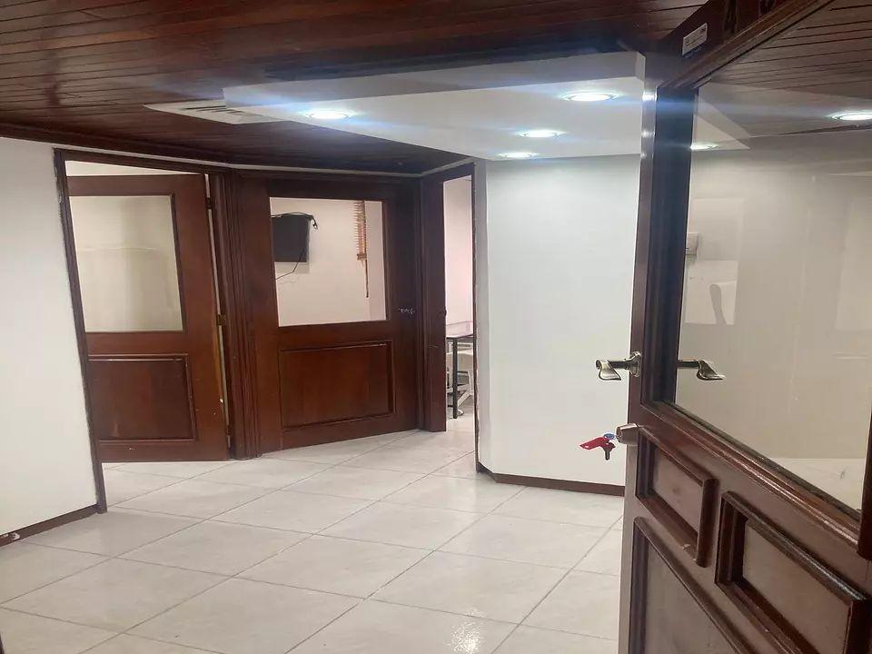 oficinas y locales comerciales - ALQUILER DE OFICINA EN LOCAL COMERCIAL PLAZA ROYAL  0