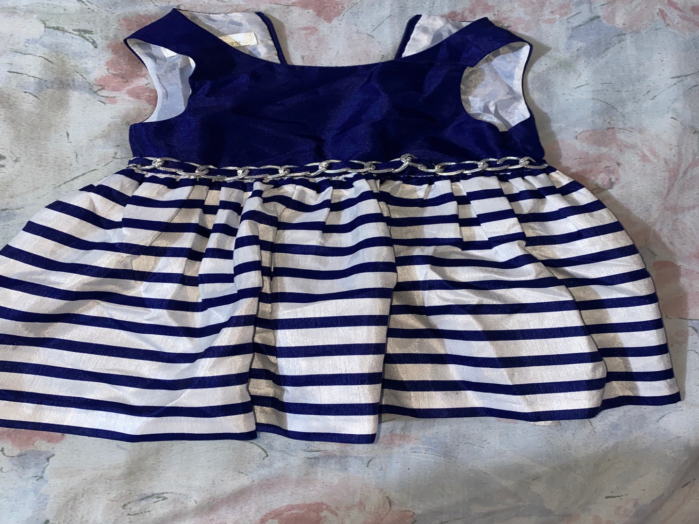 ropa y zapatos - Se vende vestidos y zapatilla de niña de un solo uso  4