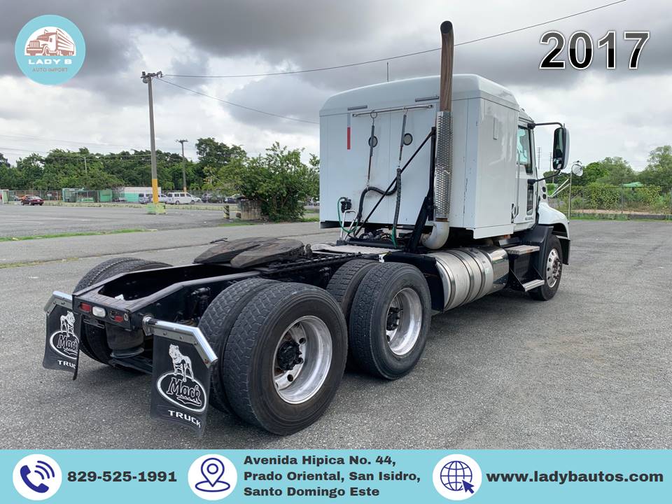 camiones y vehiculos pesados - Mack Pinnacle 2017 4