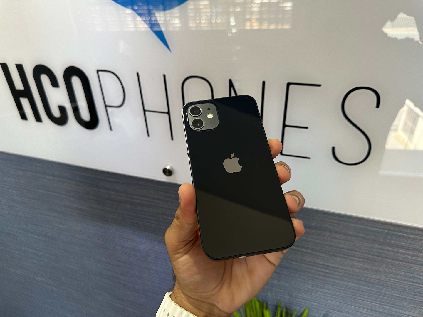 celulares y tabletas - Vendo iPhone 12 64GB Negro Usado, Desbloqueado, Clean imei RD$ 23,900 NEG
 0