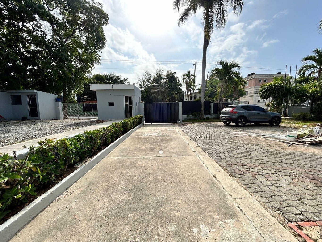 casas - Casa para uso comercial de 500 m2 de construcción y 1500 m2 de solar. Alquiler 7