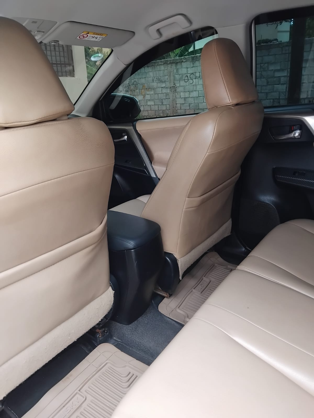 jeepetas y camionetas - Jeepeta rav4 cómo nueva pocas Milla  3