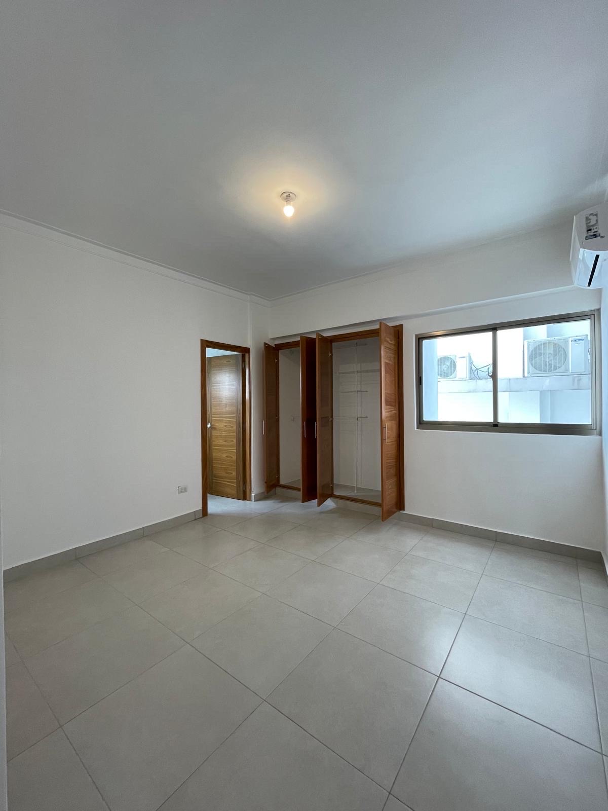 apartamentos - Apartamento en alquiler de tres habitaciones con línea blanca en Mirador Sur DN 6