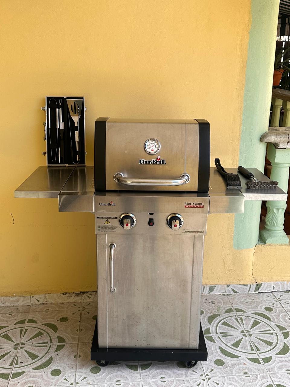 herramientas, jardines y exterior - Barbecue de Metal de Gas 0