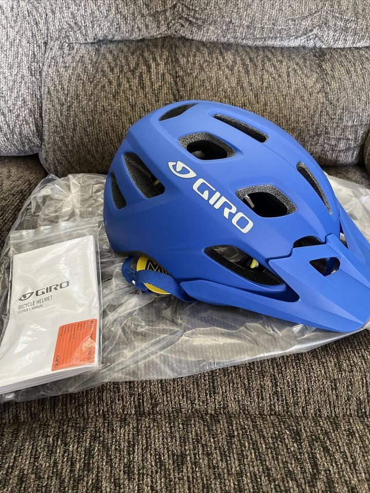 bicicletas y accesorios -  Cascos de ciclismo Giro MIPS ORIGINALES 2
