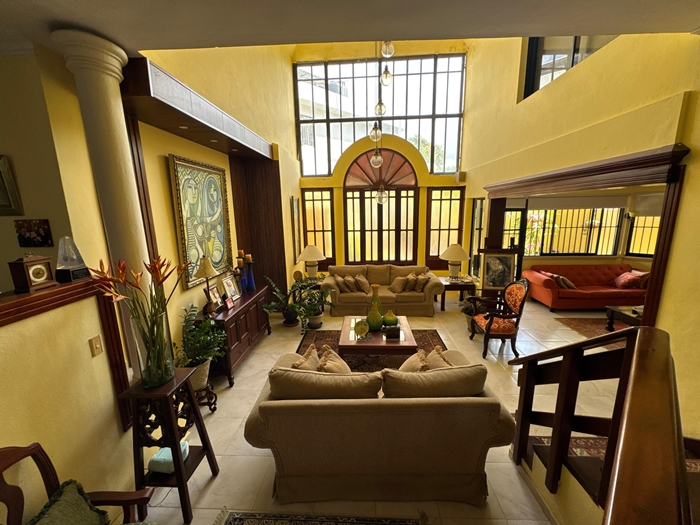 casas - AMPLIA CASA EN VENTA, SANTIAGO. 1
