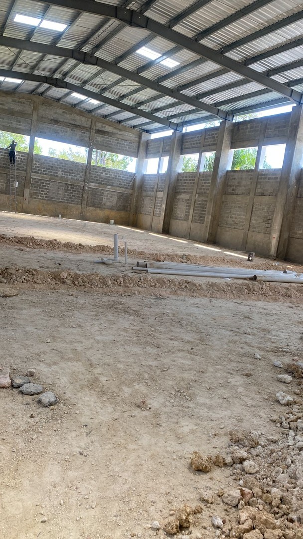 otros inmuebles - Nave con edificación de oficinas en renta en Av. Jacobo Majluta  2