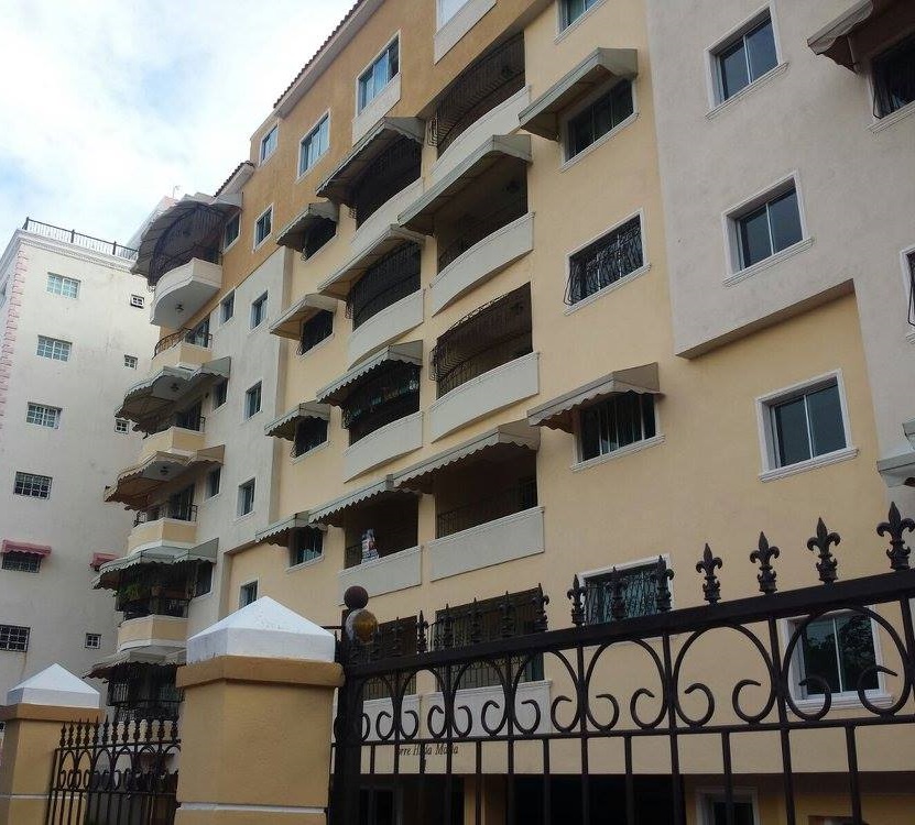 apartamentos - APTO AMUEBLADO EN GAZCUE, 2 HABS., 140 Mts.2, BALCON, 5TO PISO, TORRE HILDA MARI 0