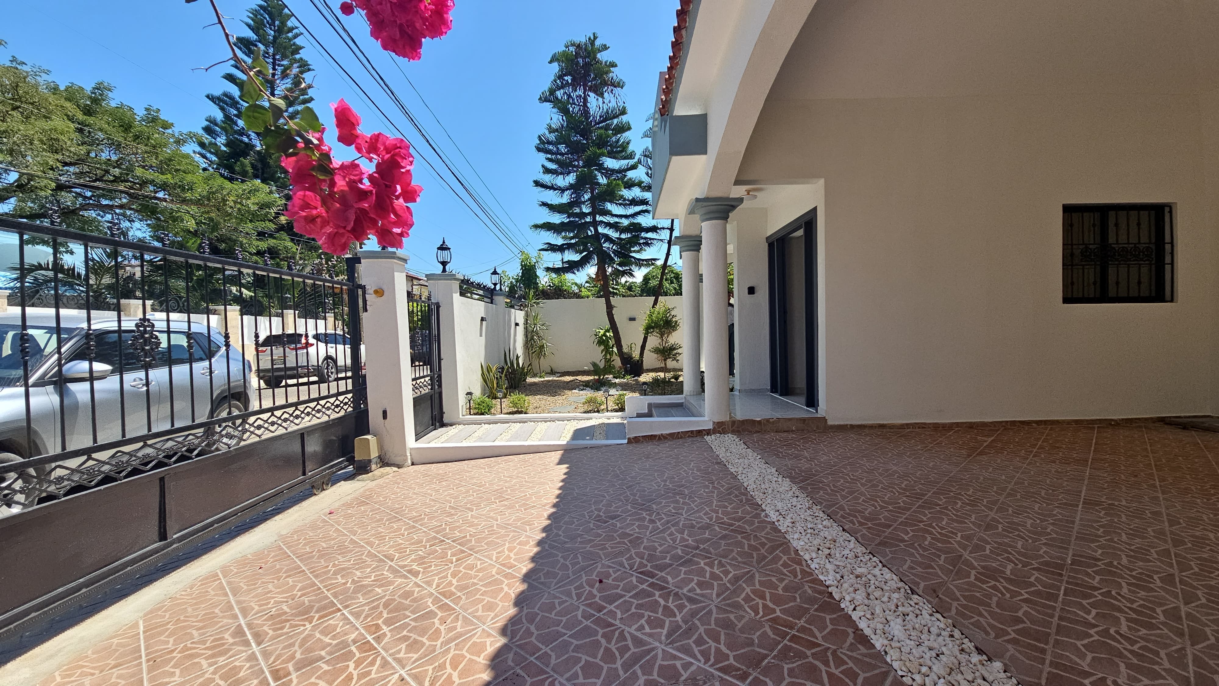 casas - Hermosa casa en alquiler en Puerto Plata, 3 hab. 2