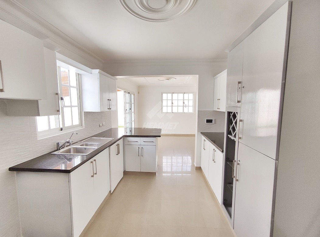 casas - CASA CON PISCINA PROYECTO CERRADO LLANOS GURABO SANTIAGO 