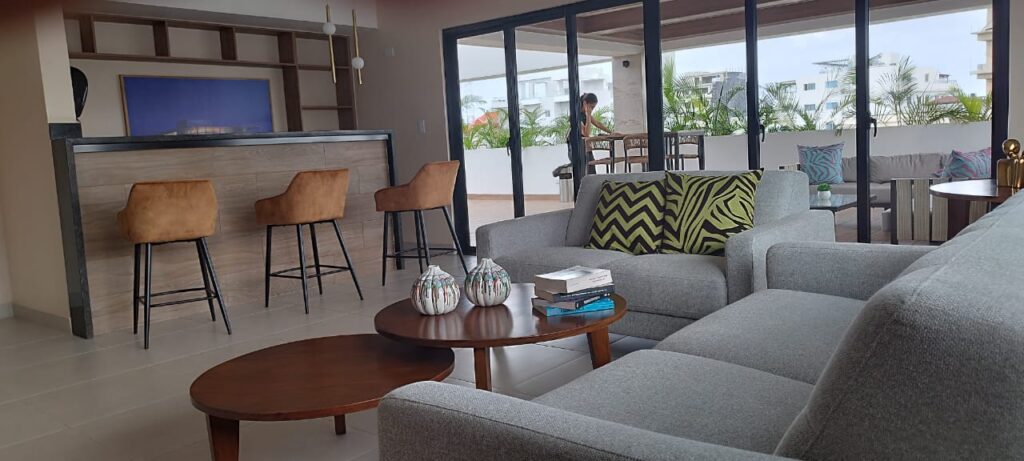 apartamentos - 2737- APTO. EN EVARISTO MORALES, STO. DGO.  3