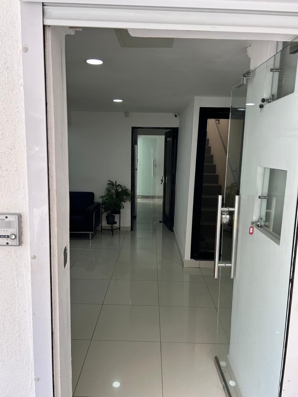 oficinas y locales comerciales - Amplio espacio comercial de 133m2 NACO 0