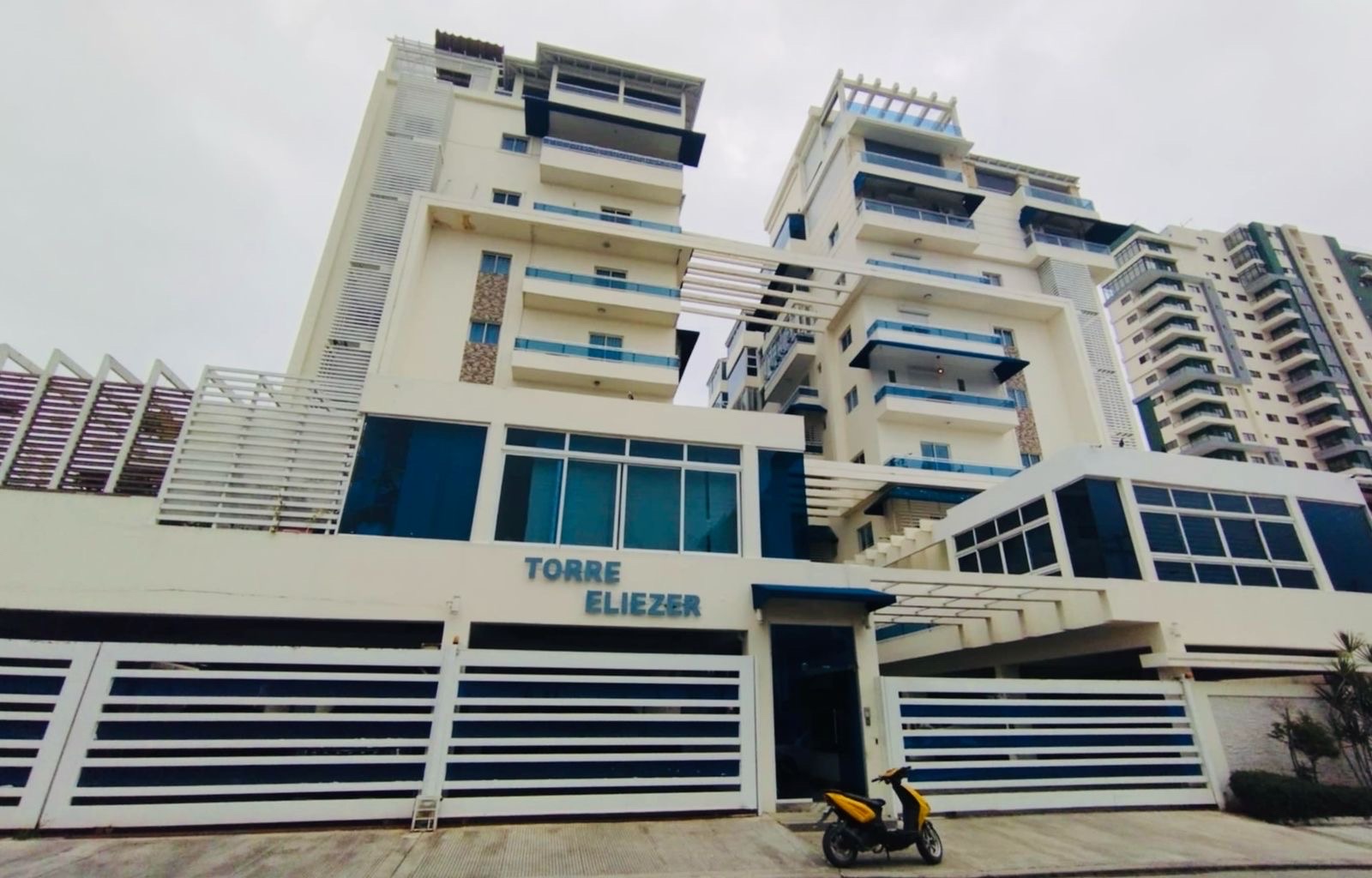 apartamentos - venta de apartamento 5to nivel en Alma rosa 1 con 166mts Santo Domingo este 