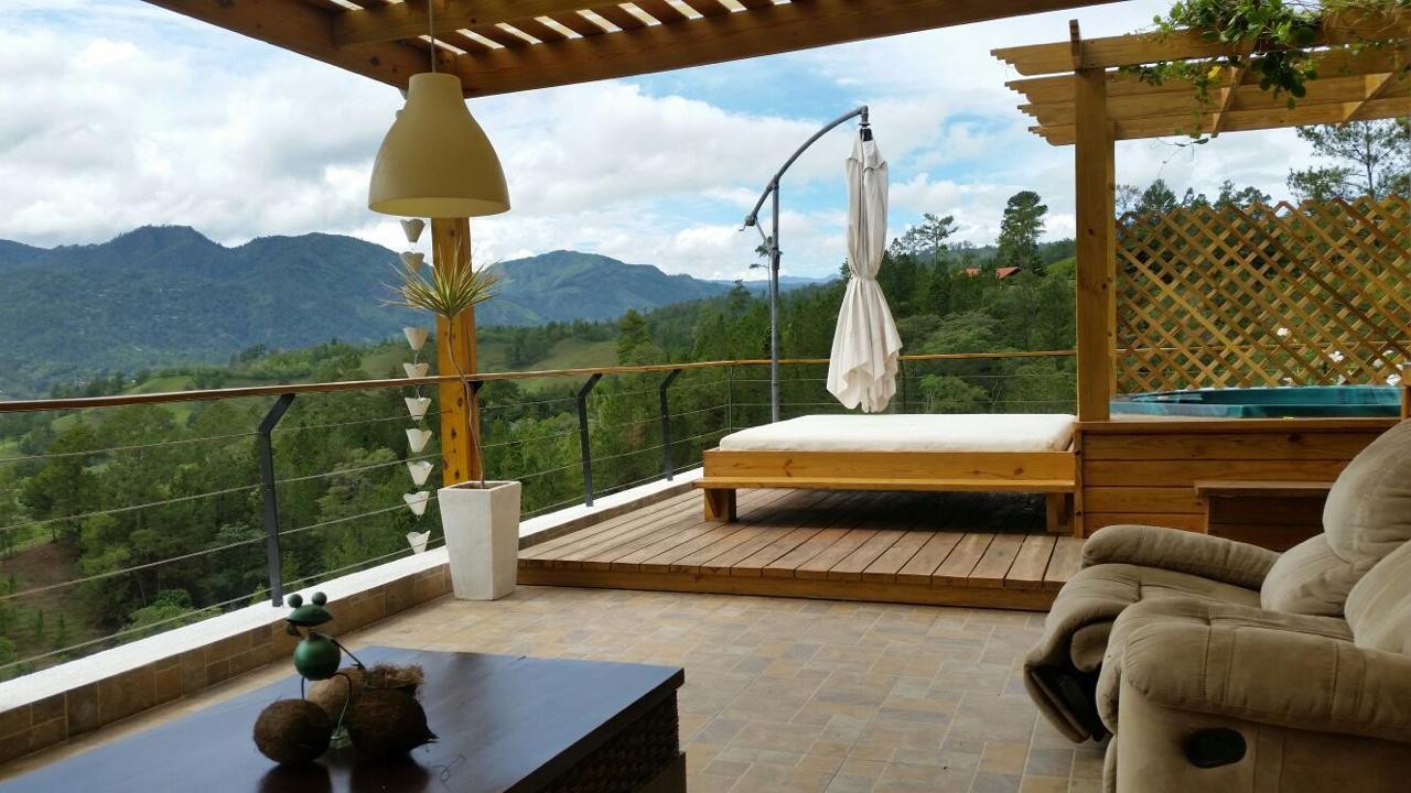 casas vacacionales y villas - Hermosa villa en Jarabacoa 1