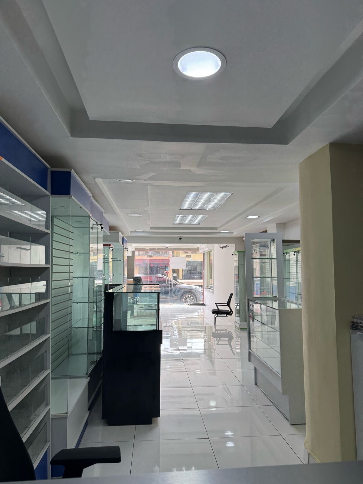 oficinas y locales comerciales - se alquila  2