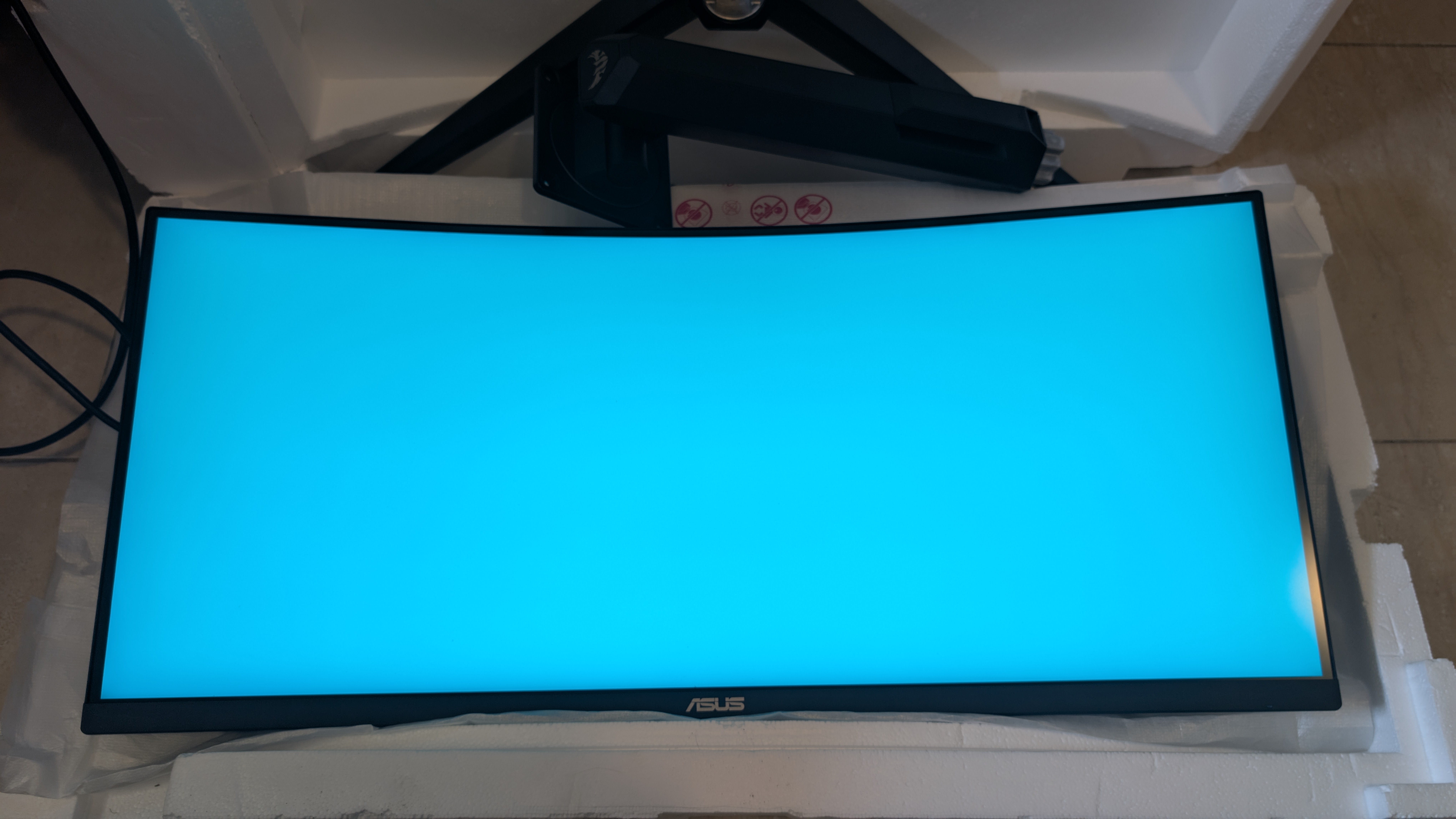 computadoras y laptops - MONITOR 165HZ ULTRAWIDE ASUS 34"  1