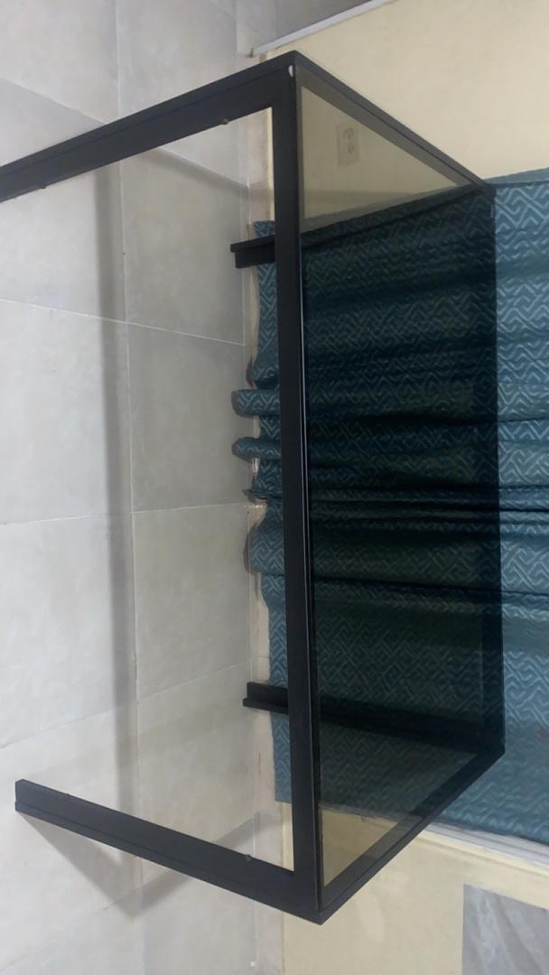 muebles y colchones - Vendo mesa con tope de cristal 1