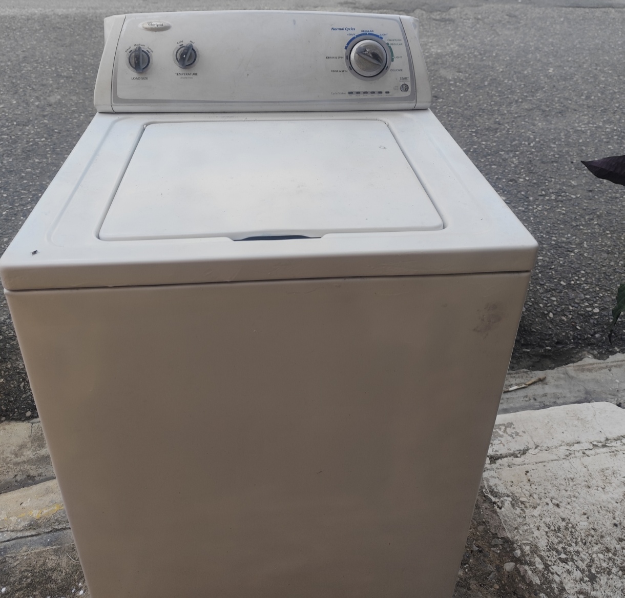 electrodomesticos - lavadora automática marca Whirlpool usa luz 110 v 25 libras soporta. 0