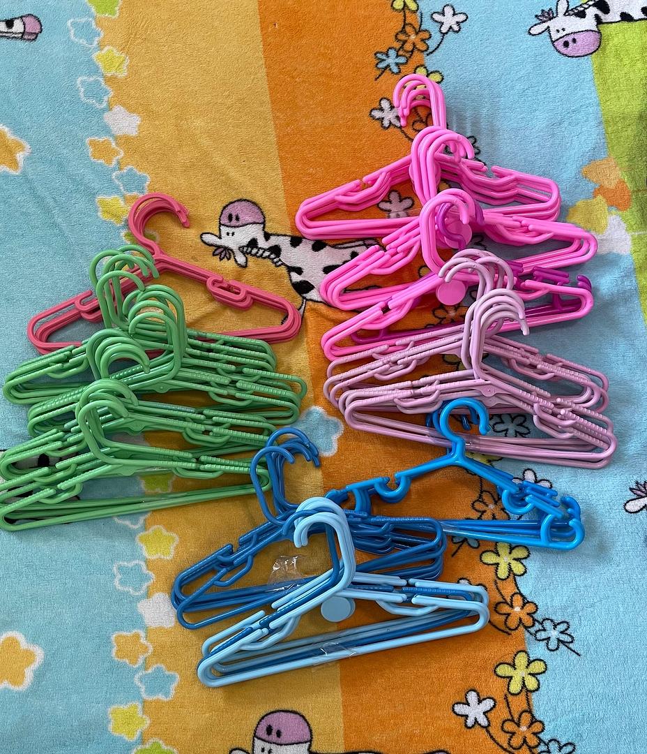 accesorios - Perchas 
todas por 800 pesos 