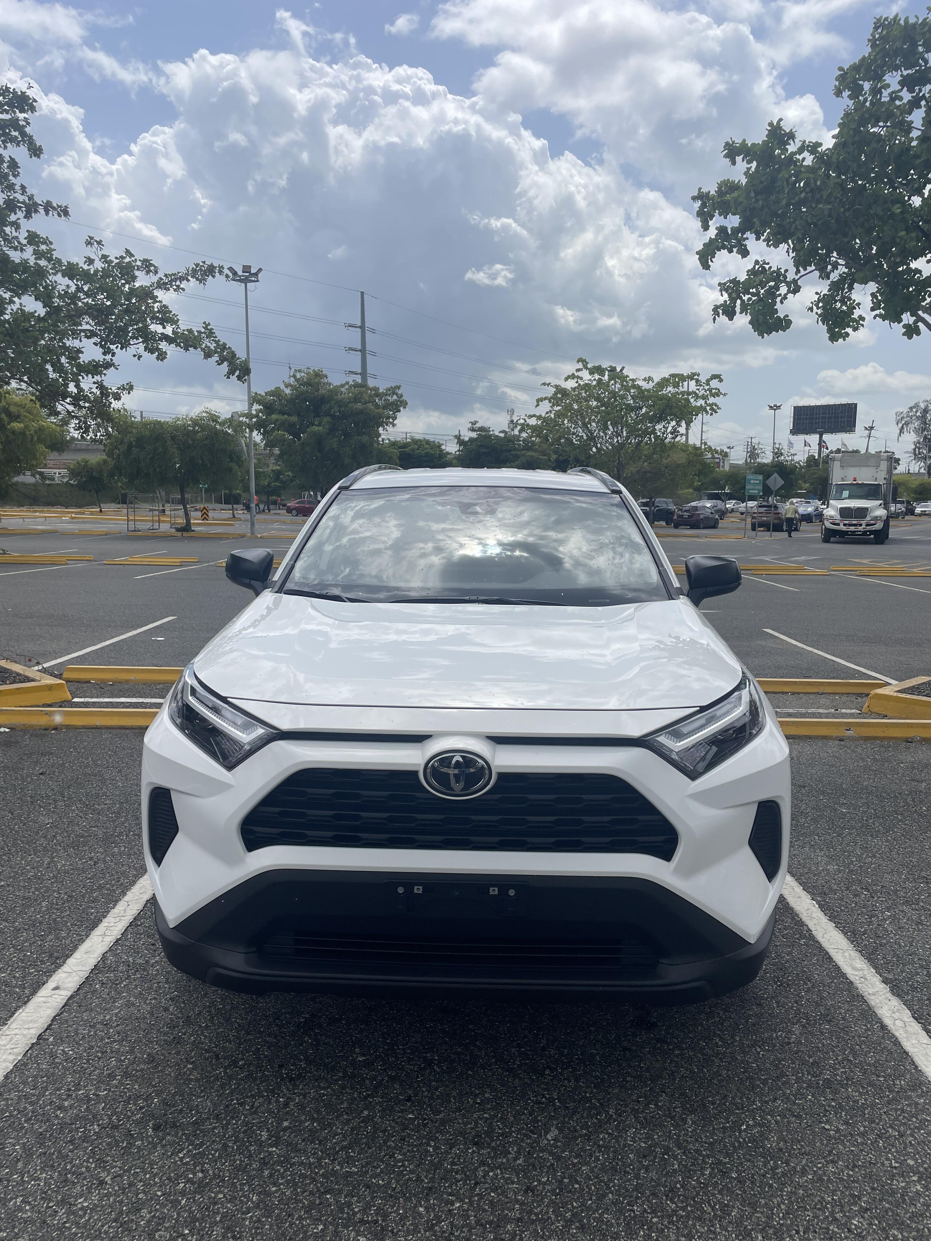jeepetas y camionetas - Toyota RAV4 2025 Hibrida 4x4  LE Motor 2.5L (VerAmericana)