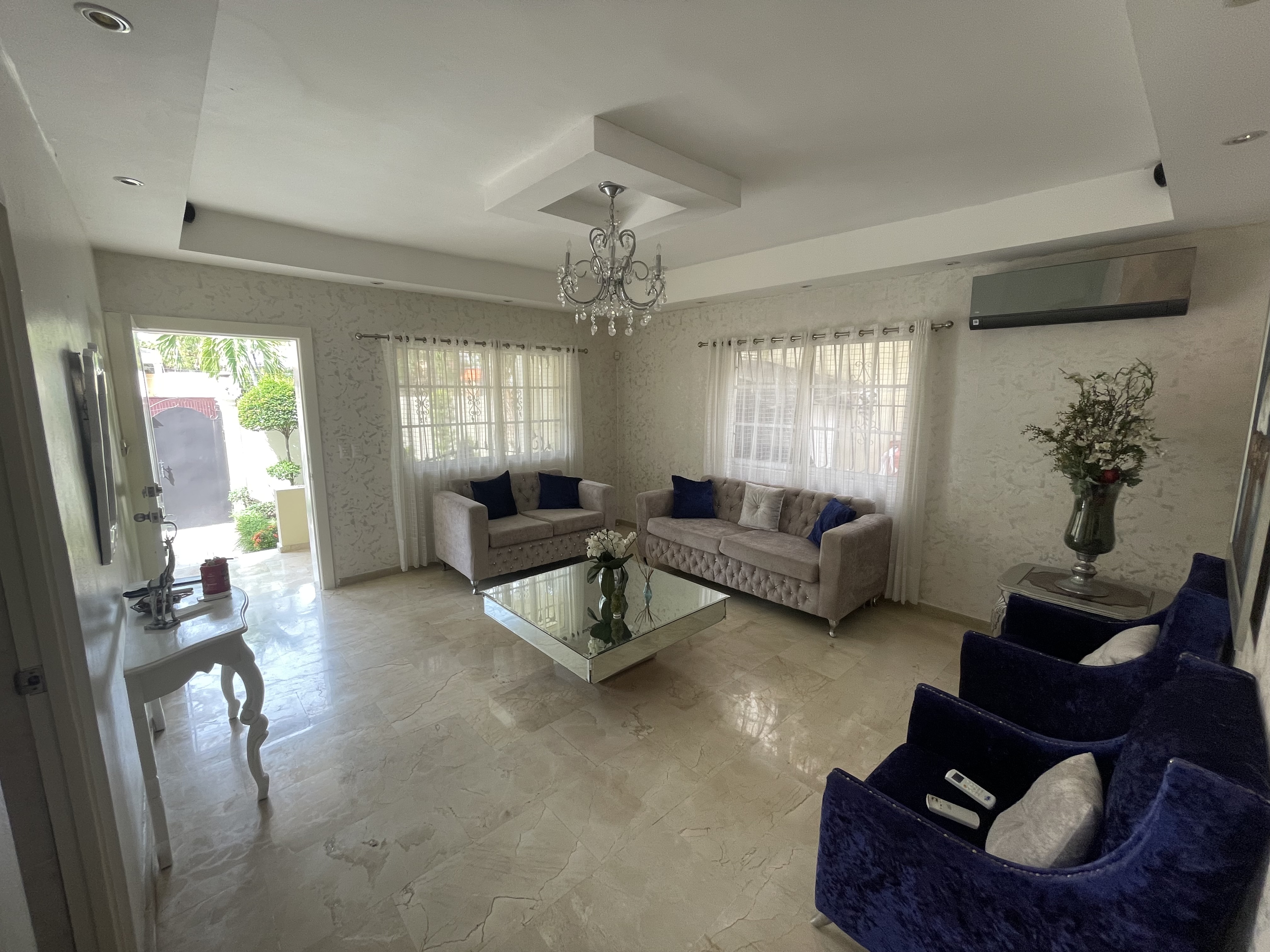 casas - Casa Amueblada en Arroyo Hondo, Santo Domingo  2