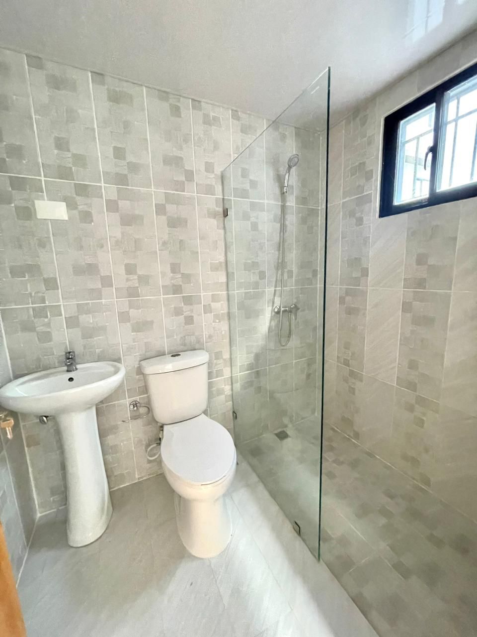 apartamentos -  APARTAMENTO EN VENTA EN LOS RIELES DE GURABO. 6