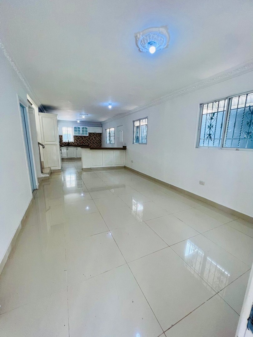 casas - 🔥VENDO DE OPORTUNIDAD 🏡CASA DE 2 NIVEL 📍 SECTOR CABIRMA DEL ESTE 2