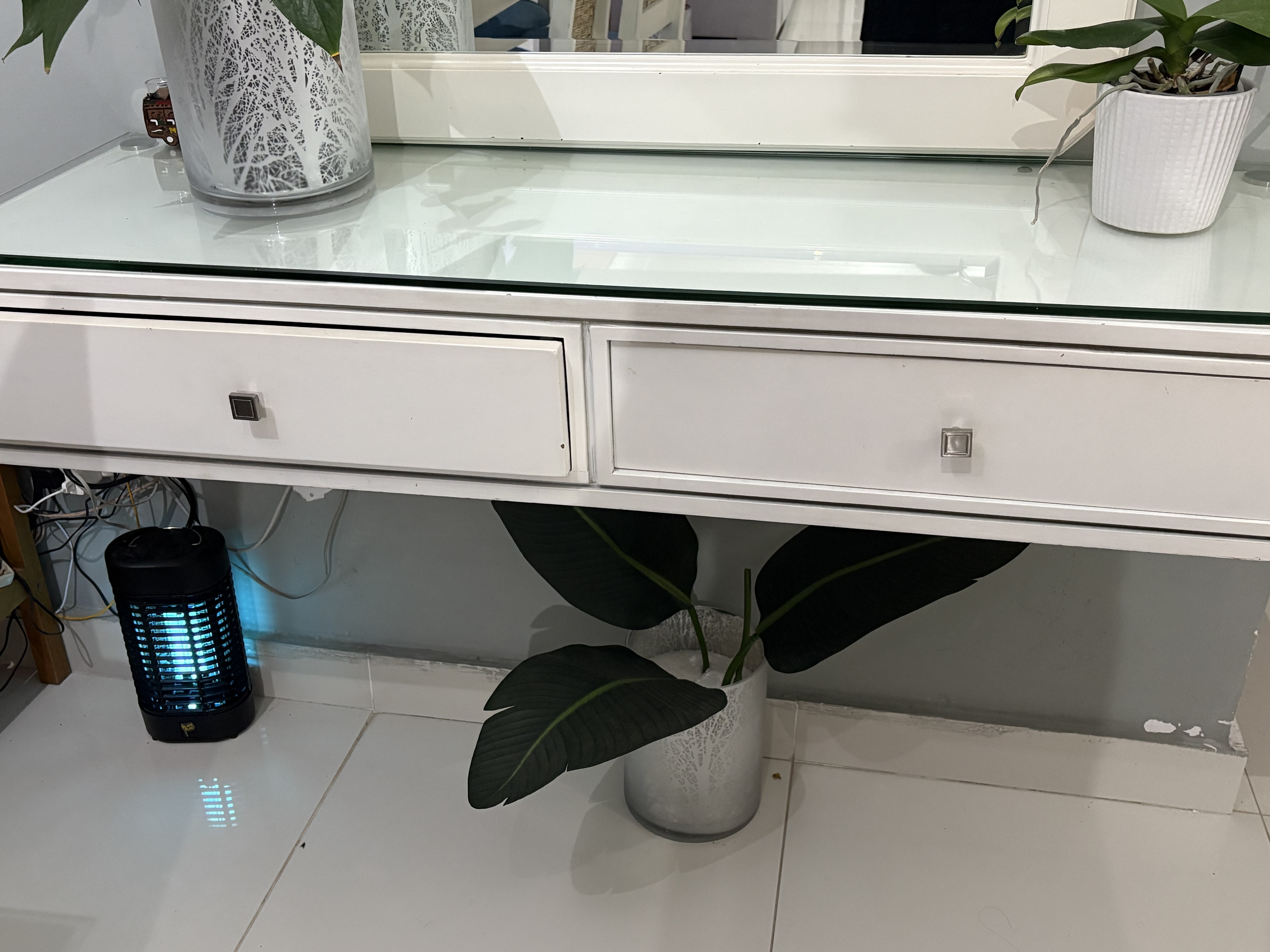 decoración y accesorios - Repisa al aire  con tope de cristal