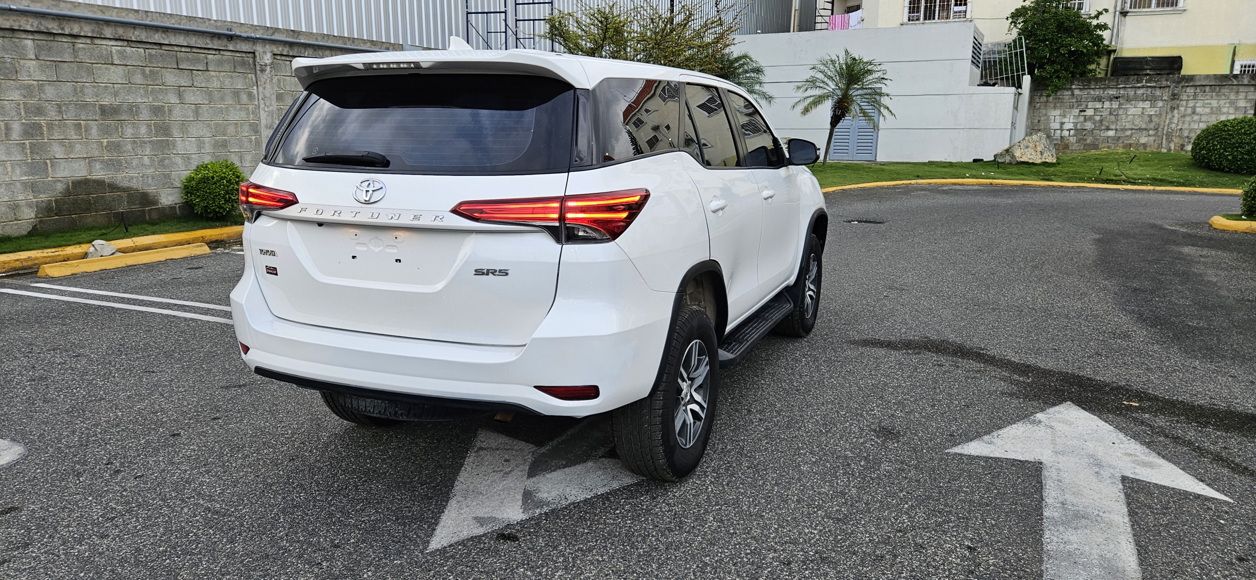 jeepetas y camionetas - Toyota fortuner 2018 3 filas 1