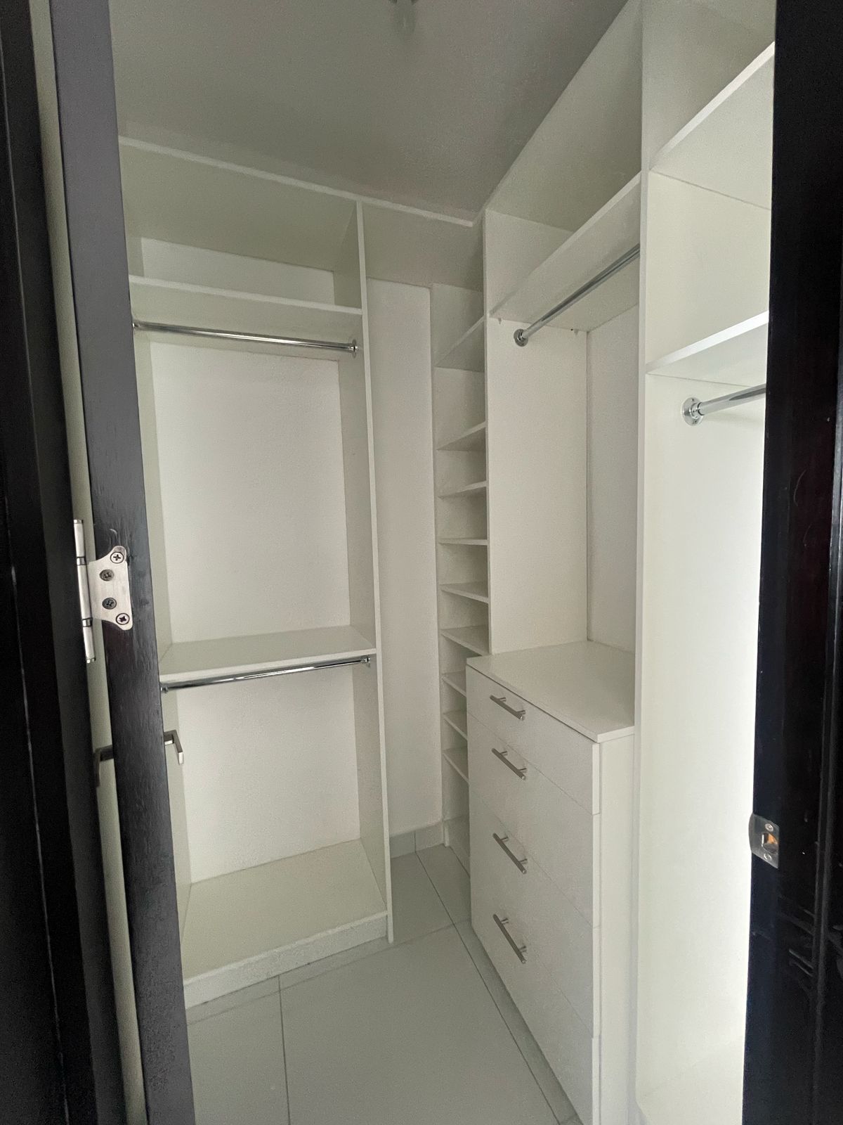 apartamentos - Alquiler Apartamento  Linea Blanca Av. Sarasota 2