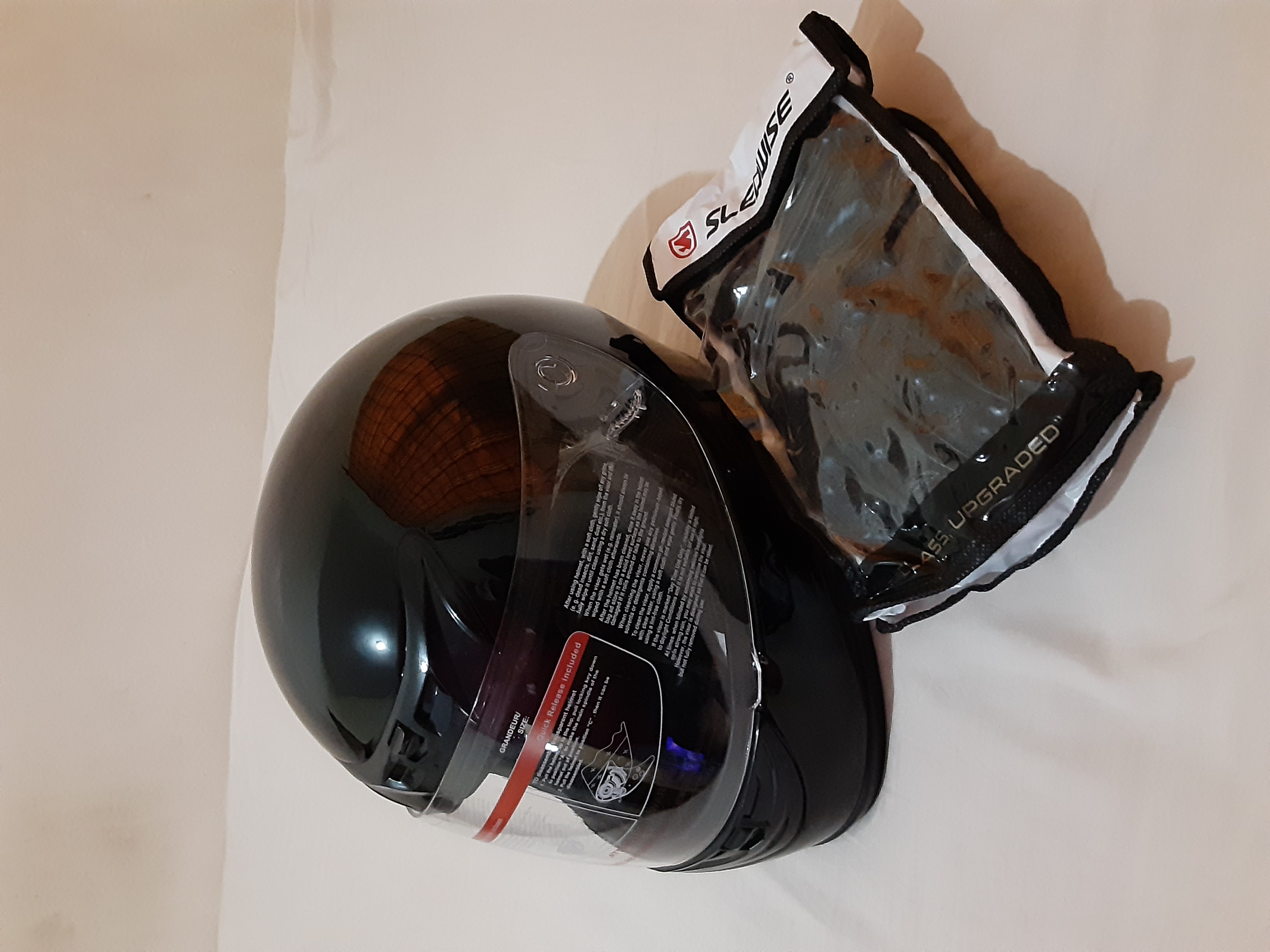 deportes - Casco certificado para motociclista.