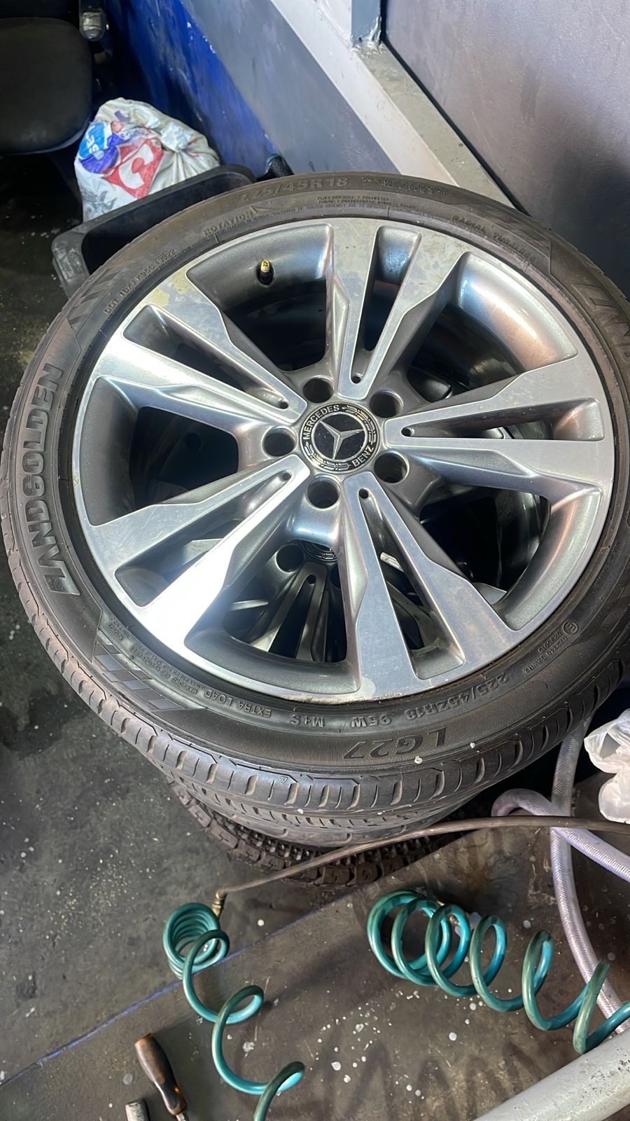 accesorios para vehiculos - Vendo Aros y Gomas casi nuevas 0