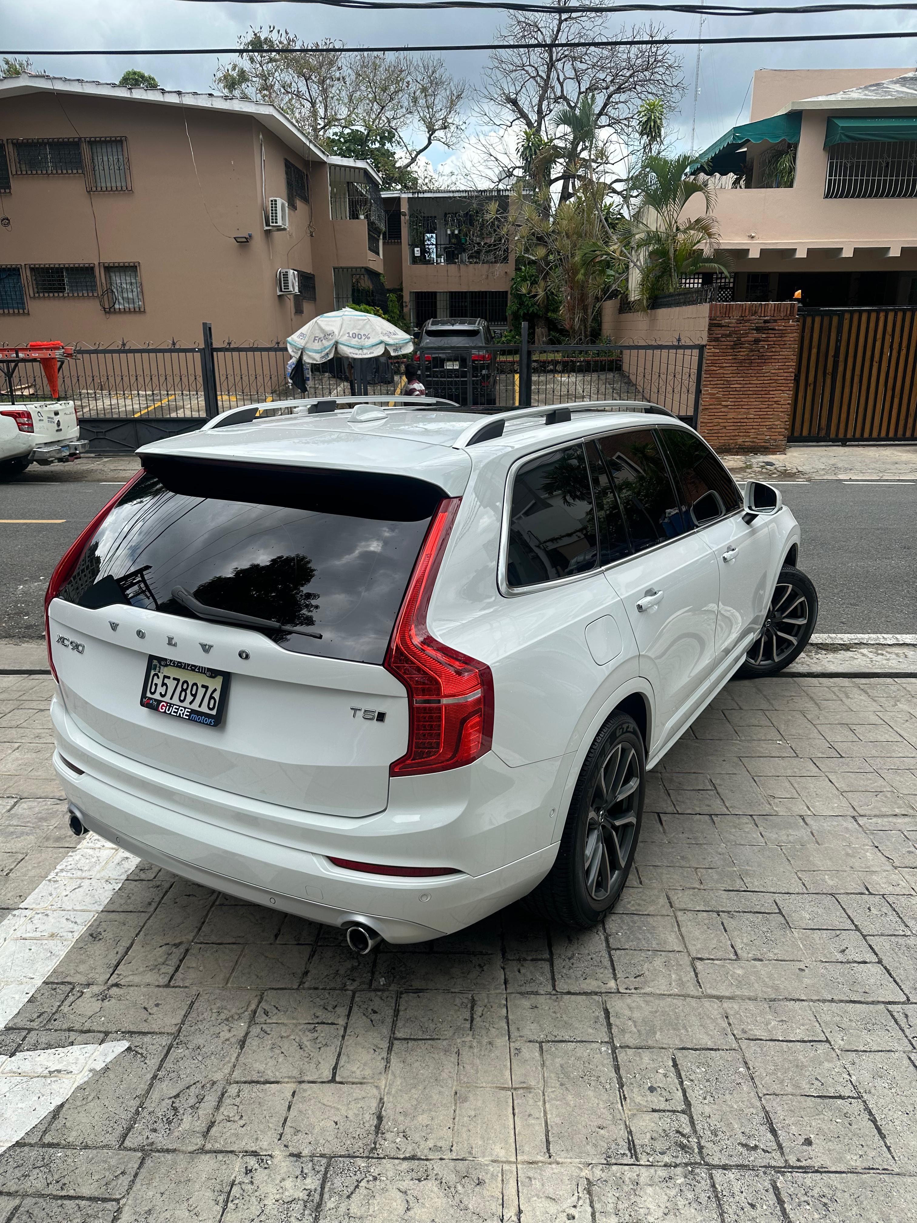 jeepetas y camionetas - VOLVO XC90 T5 MOMENTUN 2019 2