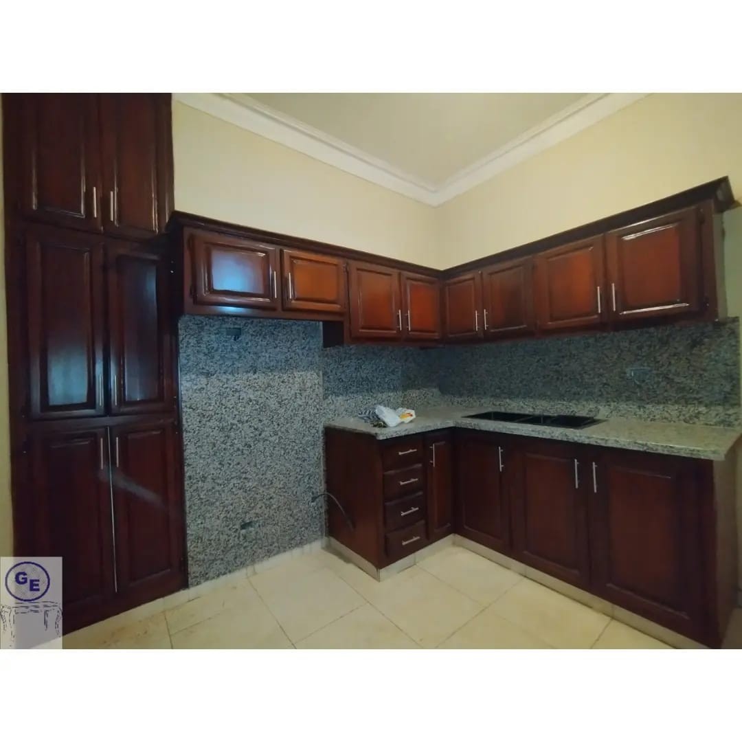 cocina - Cocina en madera y tope de granito natural  2