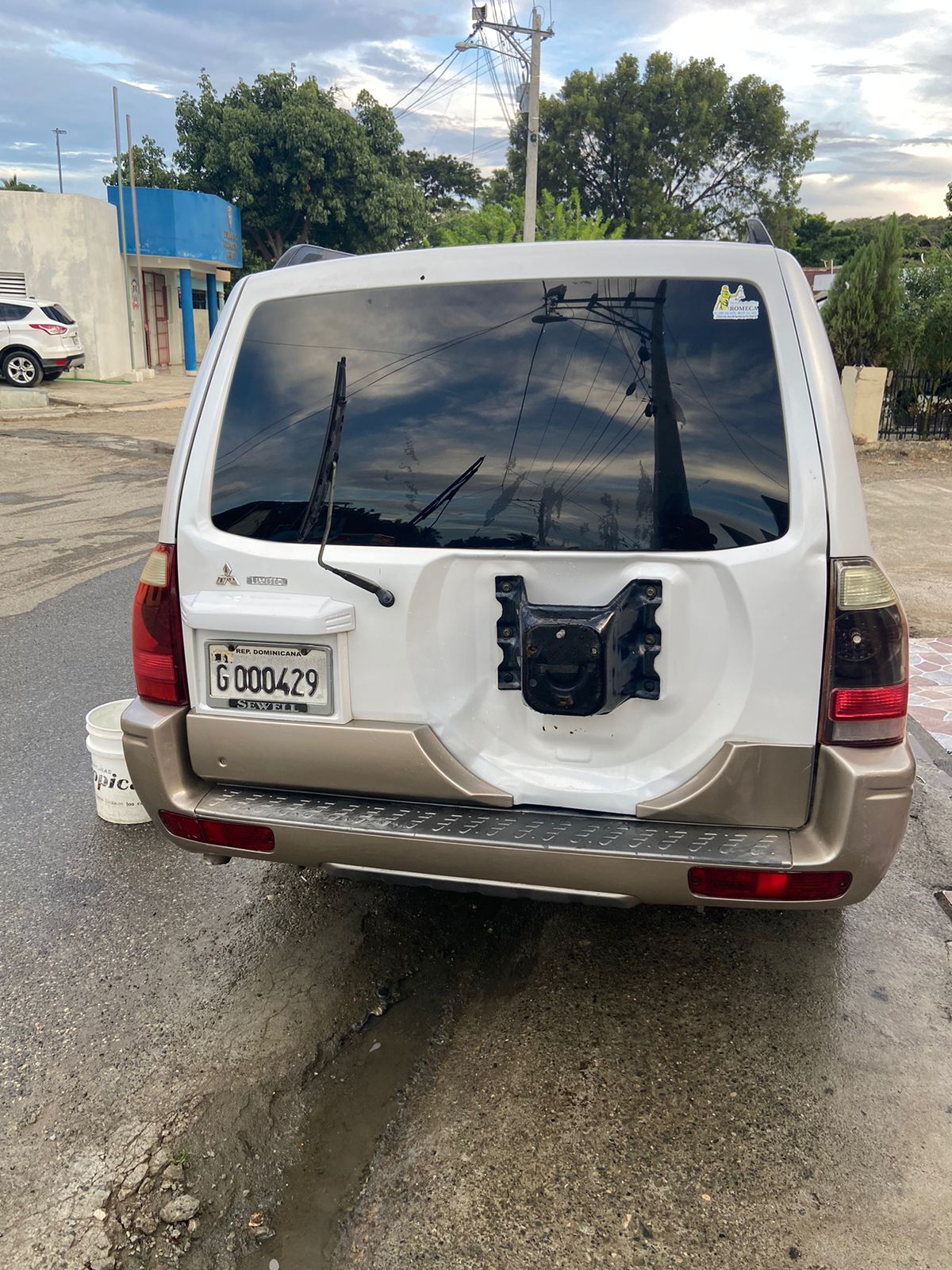 jeepetas y camionetas - Mitsubishi Montero  1