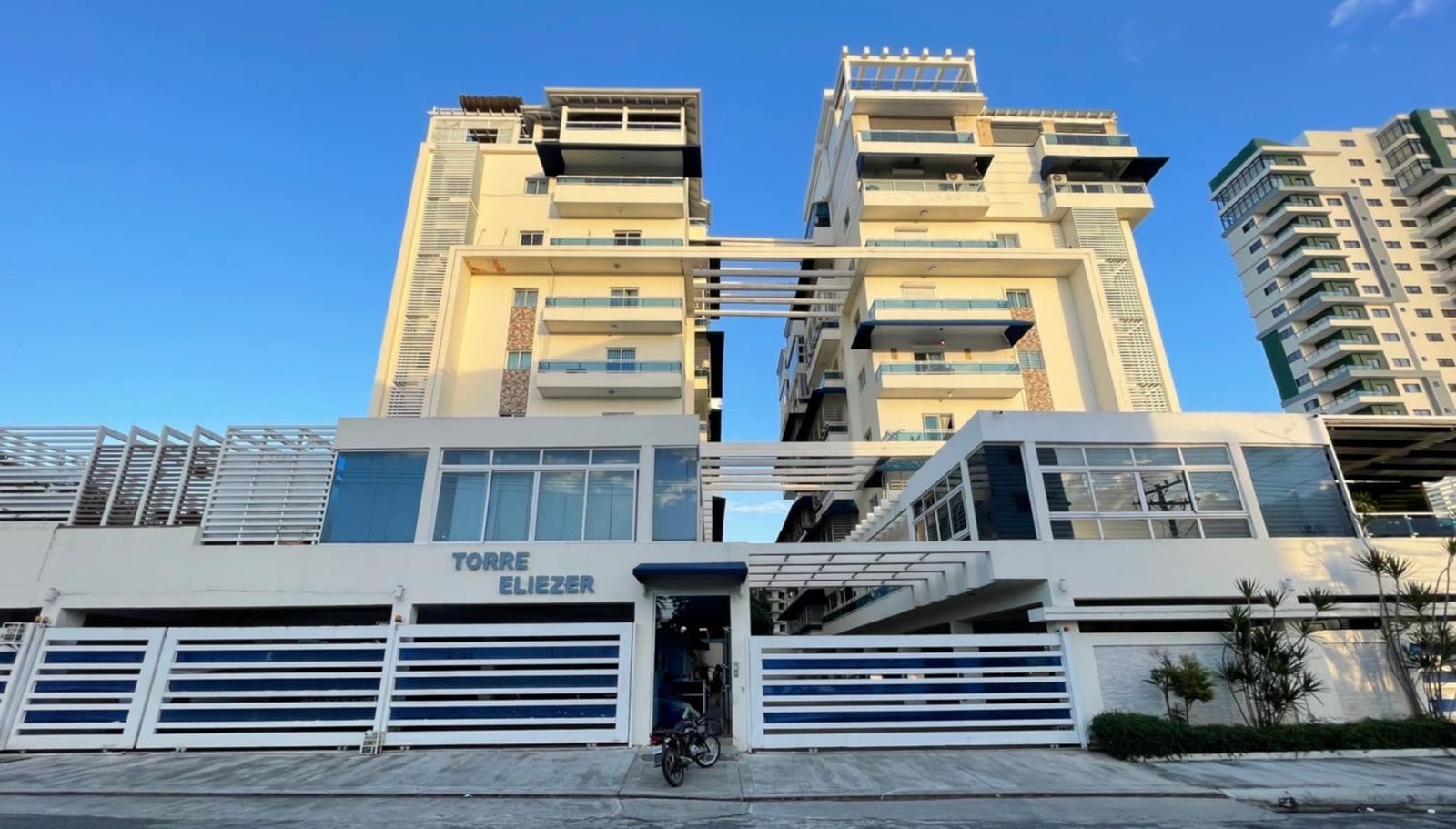 apartamentos - venta de apartamento 5to nivel en Alma rosa 1 con 166mts Santo Domingo este  4