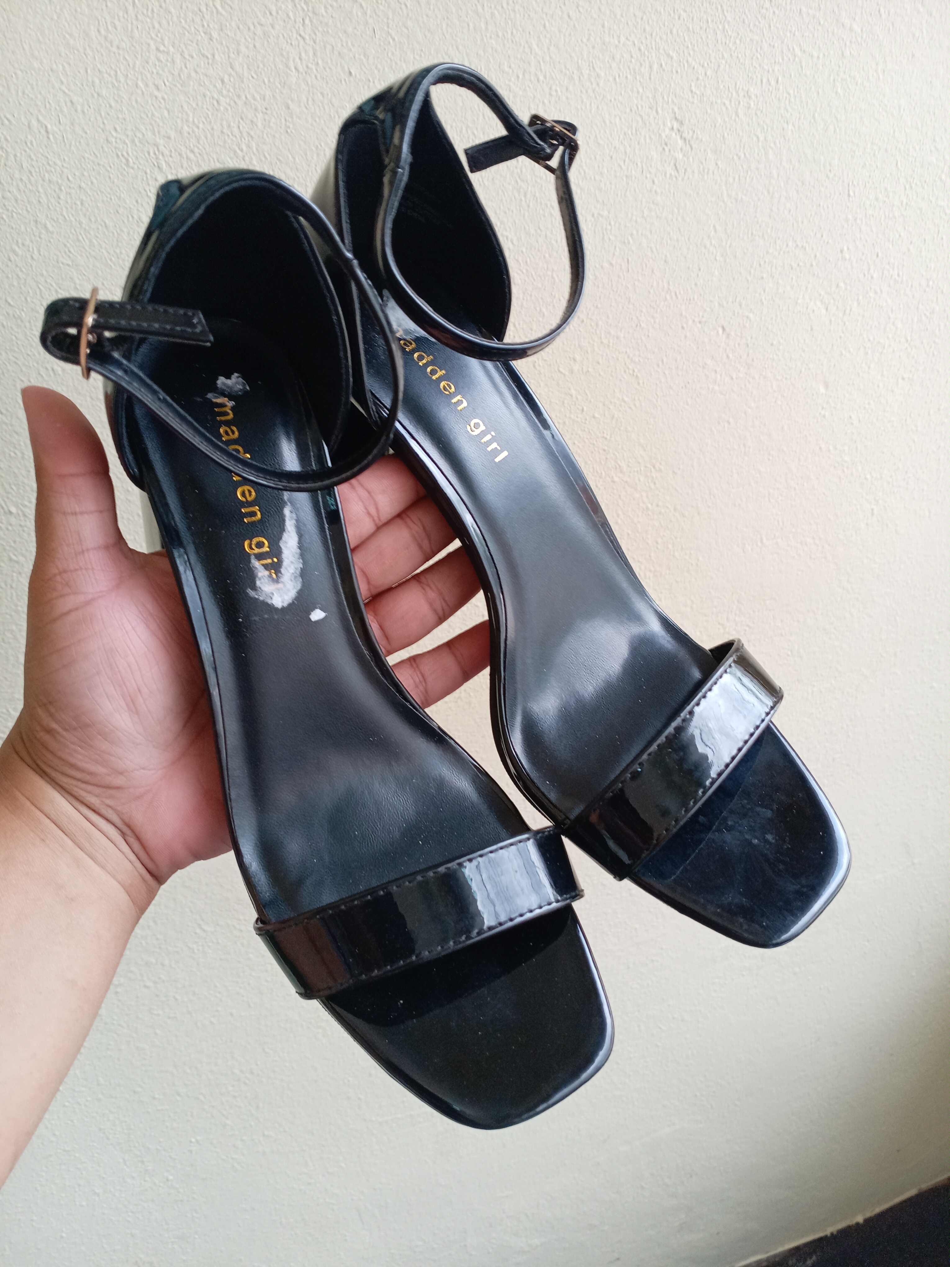 apartamentos - Zapatillas en charol Madden Girl Nuevas 