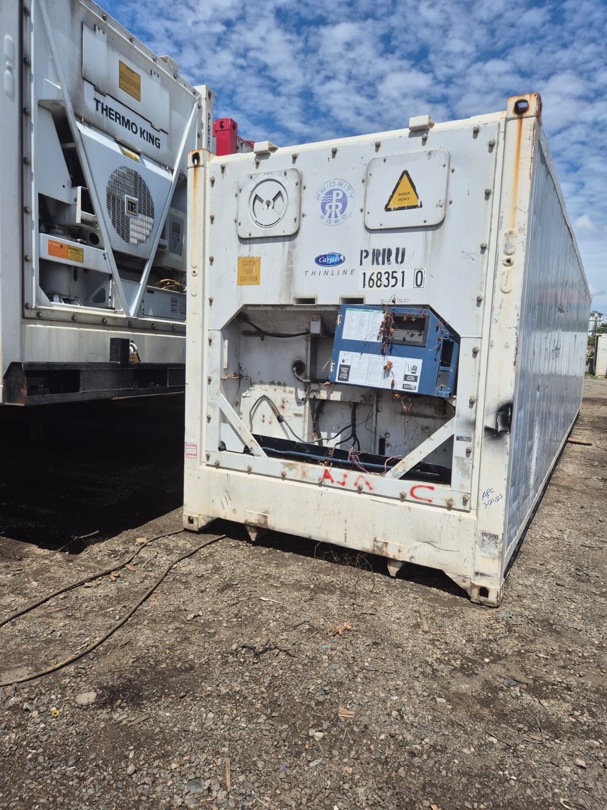 otros vehiculos - Contenedor Cajas Refrigeradas 40 pies RD$ 300,000
