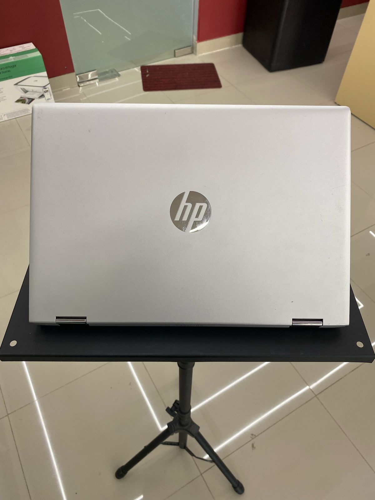 computadoras y laptops - Laptop HP Pavilion x360 2 en 1 de 14" i3 8va Gen 8 3