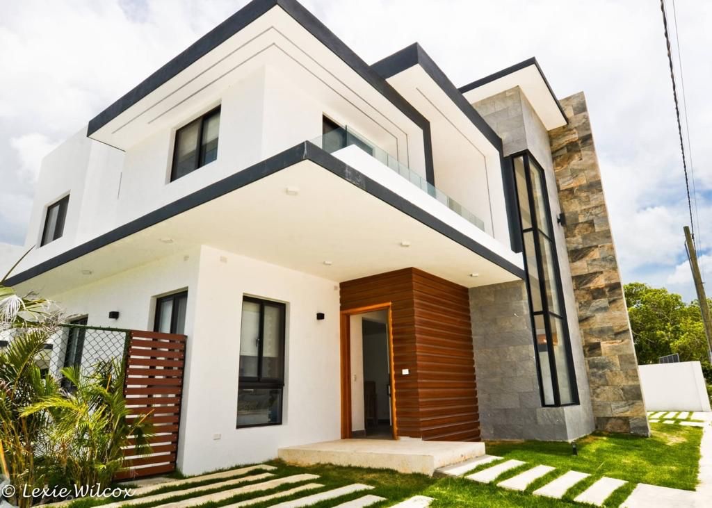 casas vacacionales y villas - Venta de Villa de lujo con piscina en brisas de punta cana zona turística  2