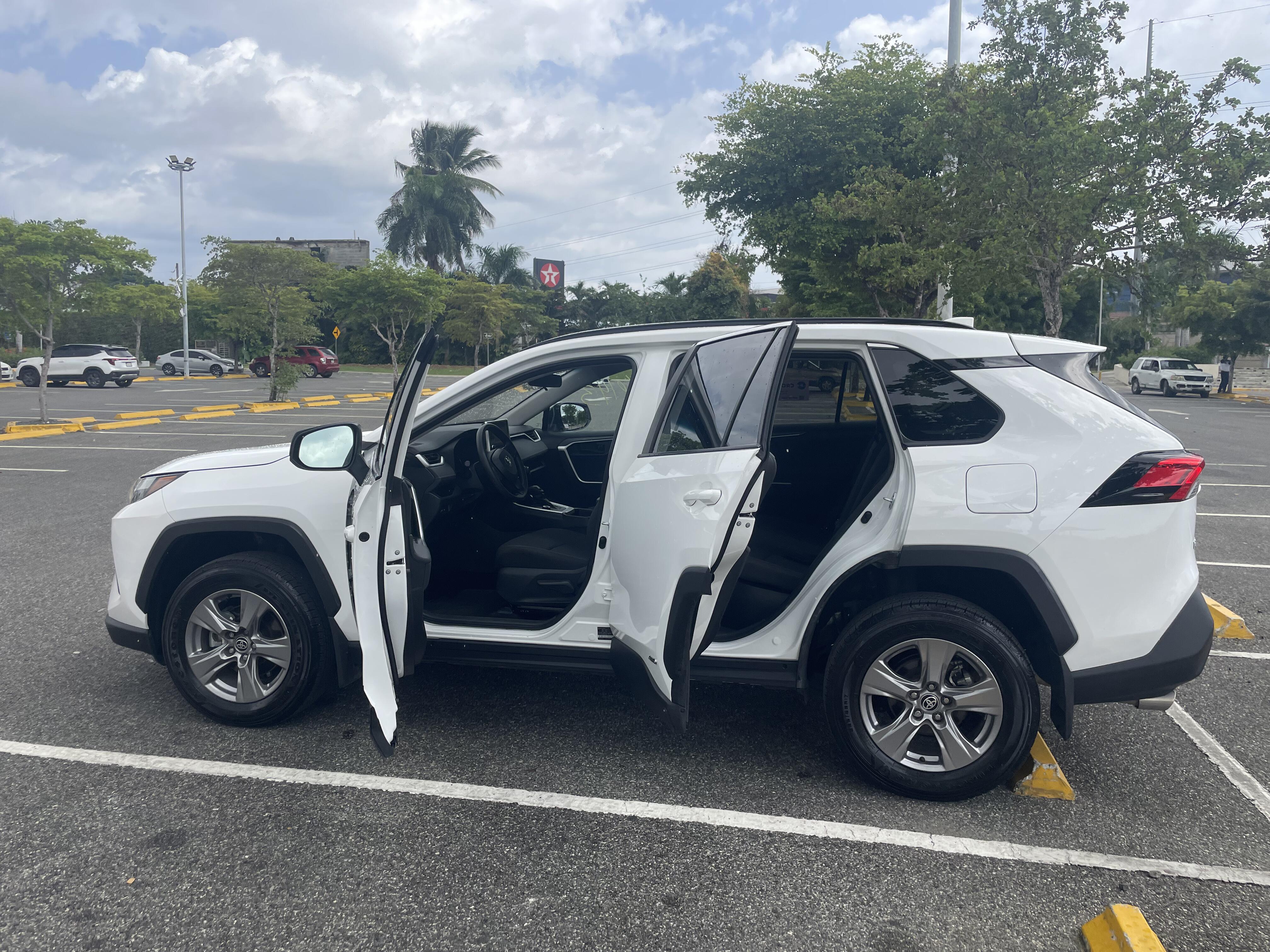 jeepetas y camionetas - Toyota RAV4 2025 Hibrida 4x4  LE Motor 2.5L (VerAmericana) 4