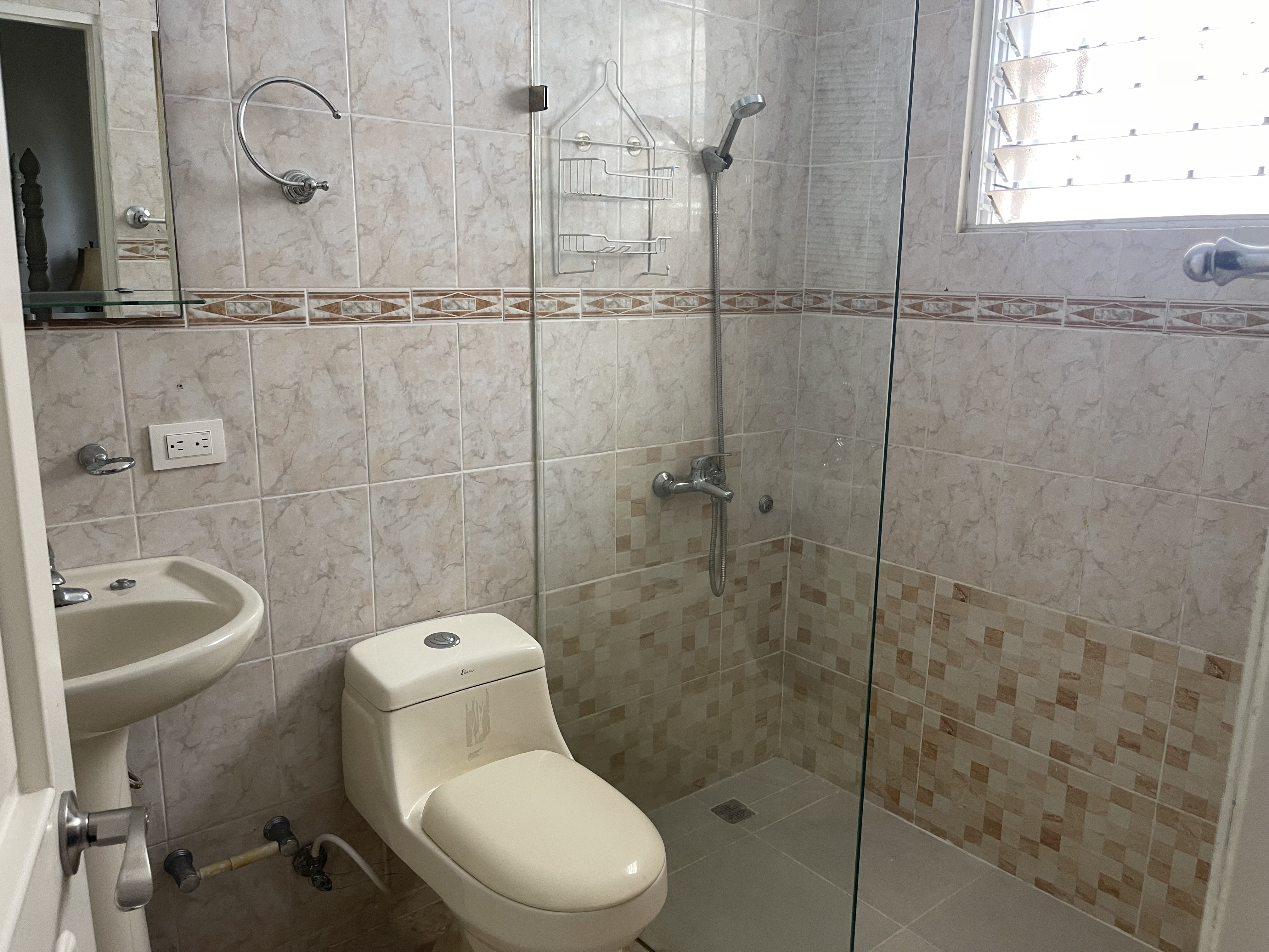 casas - Casa Amueblada en Arroyo Hondo, Santo Domingo  6