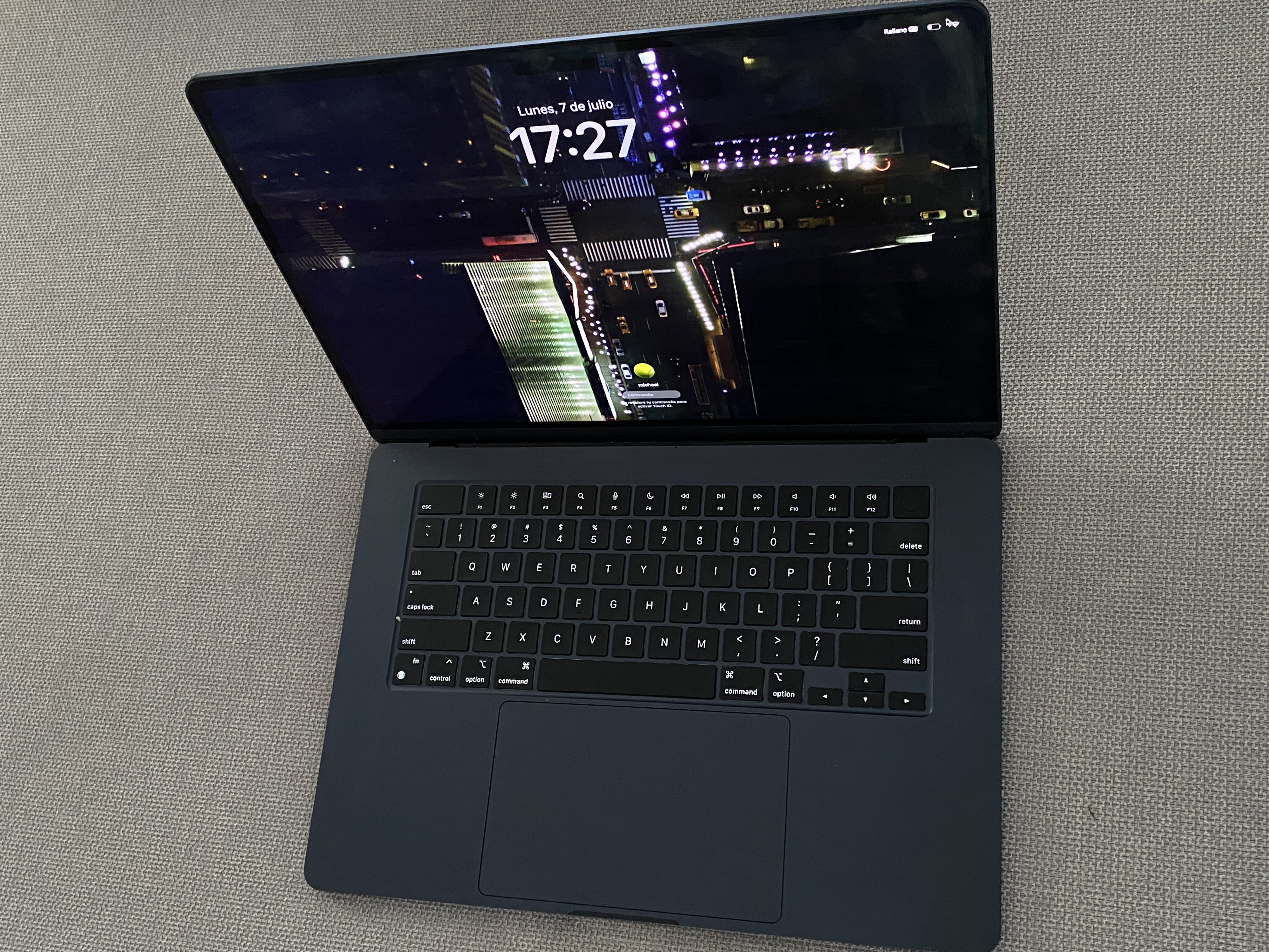 computadoras y laptops - Macbook Air M2 500GB 1