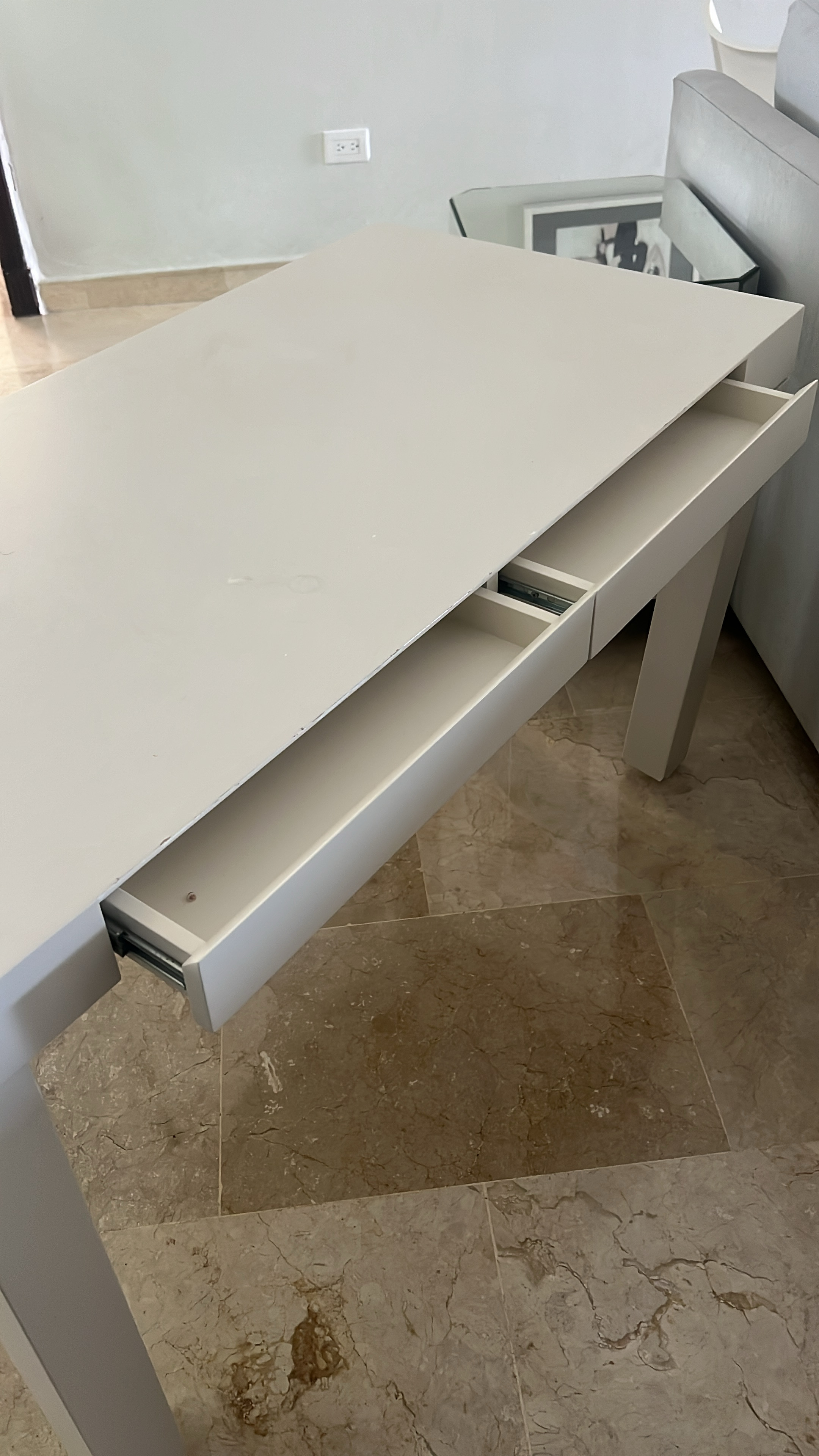 muebles y colchones - Escritorio blanco como nuevo