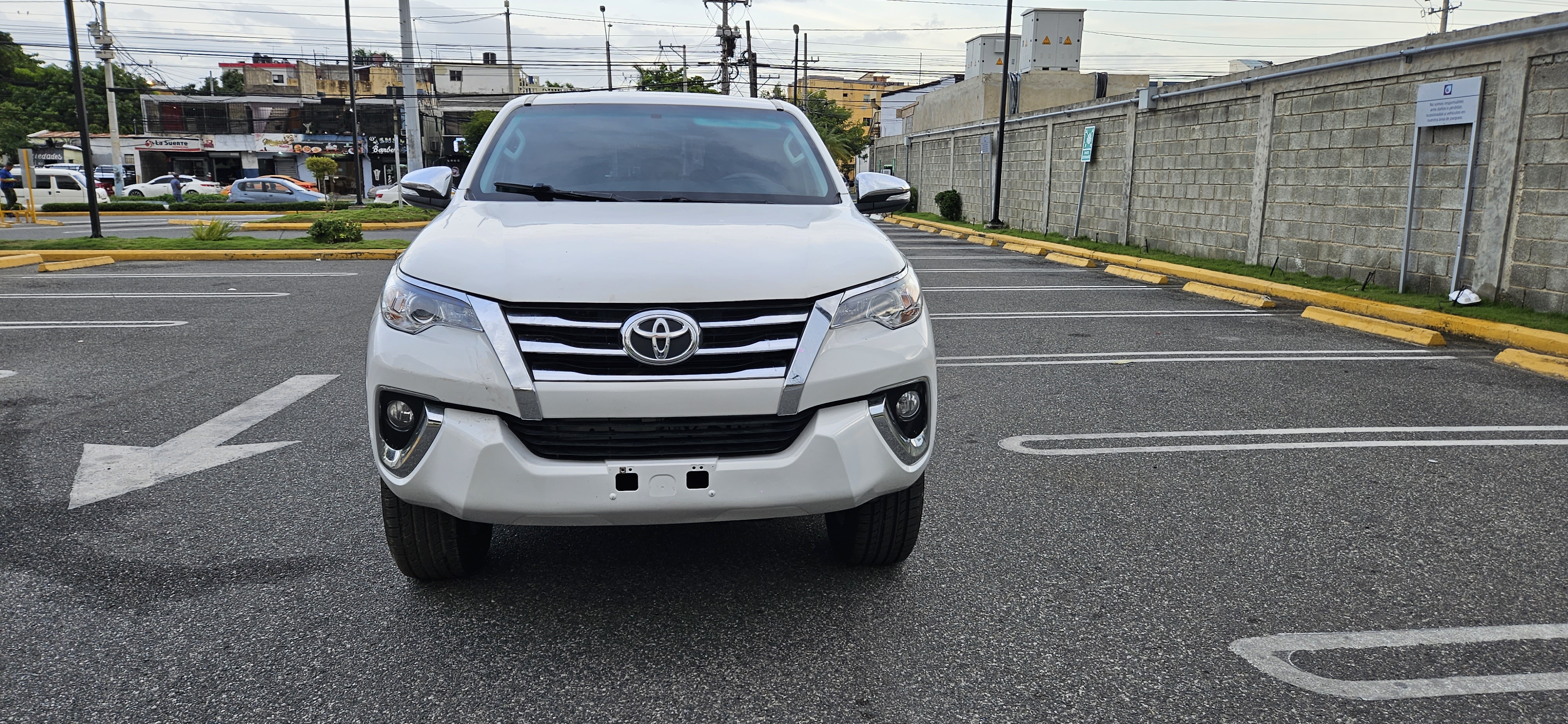 jeepetas y camionetas - Toyota fortuner 2018 3 filas 5