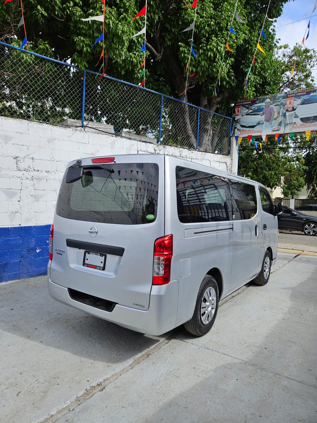 otros vehiculos - NISSAN NV350 CARAVAN  5