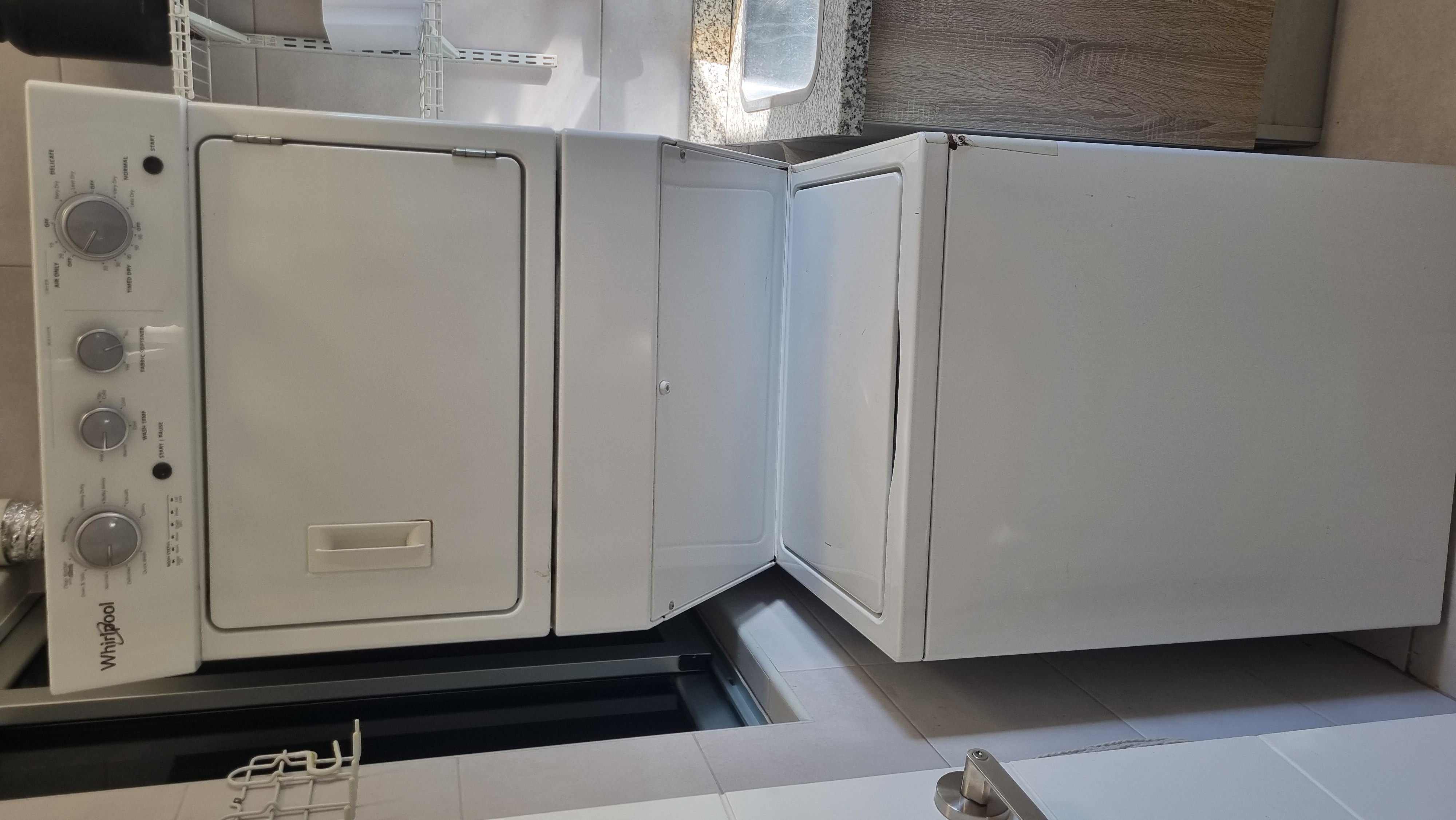 electrodomesticos - LAVADORA/SECADORA TORRE WHIRLPOOL, 44LBS-20KG 1