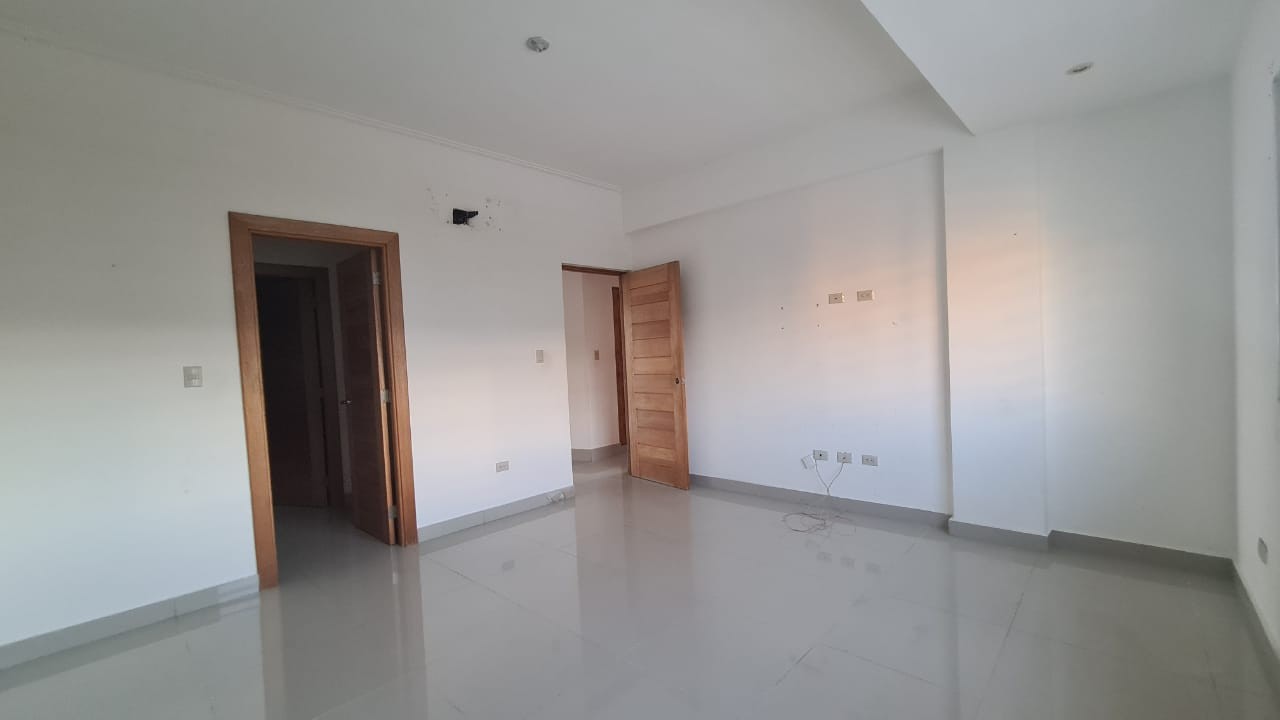 apartamentos - VENDO Amplio apartamento en zona exclusiva de Jardines del Sur No Ascensor. 2