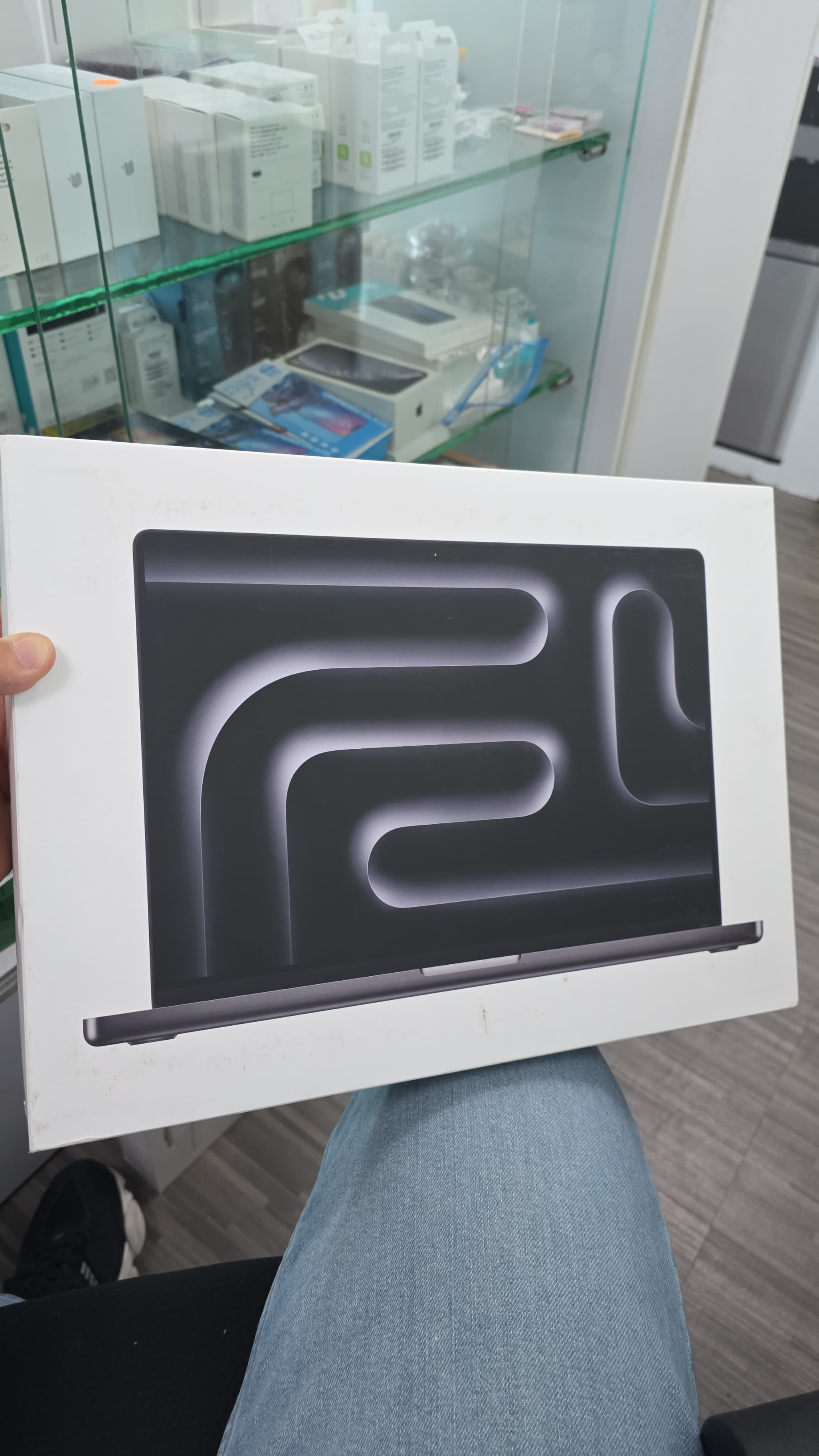 computadoras y laptops - MacBook Pro 2024 16” Chip M4 Max 1TB 36GB RAM Nuev 0
